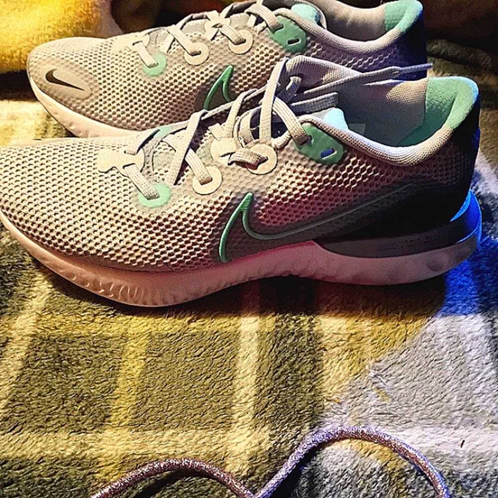 Nike renew
